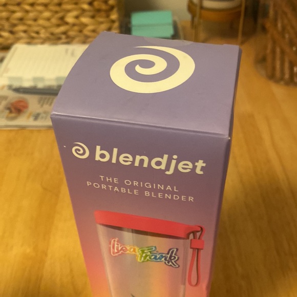 LIMITED EDITION Lisa Frank blend jet 2 used once clean sold out rare blender - Picture 6 of 9